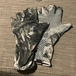 HUK fishing gloves